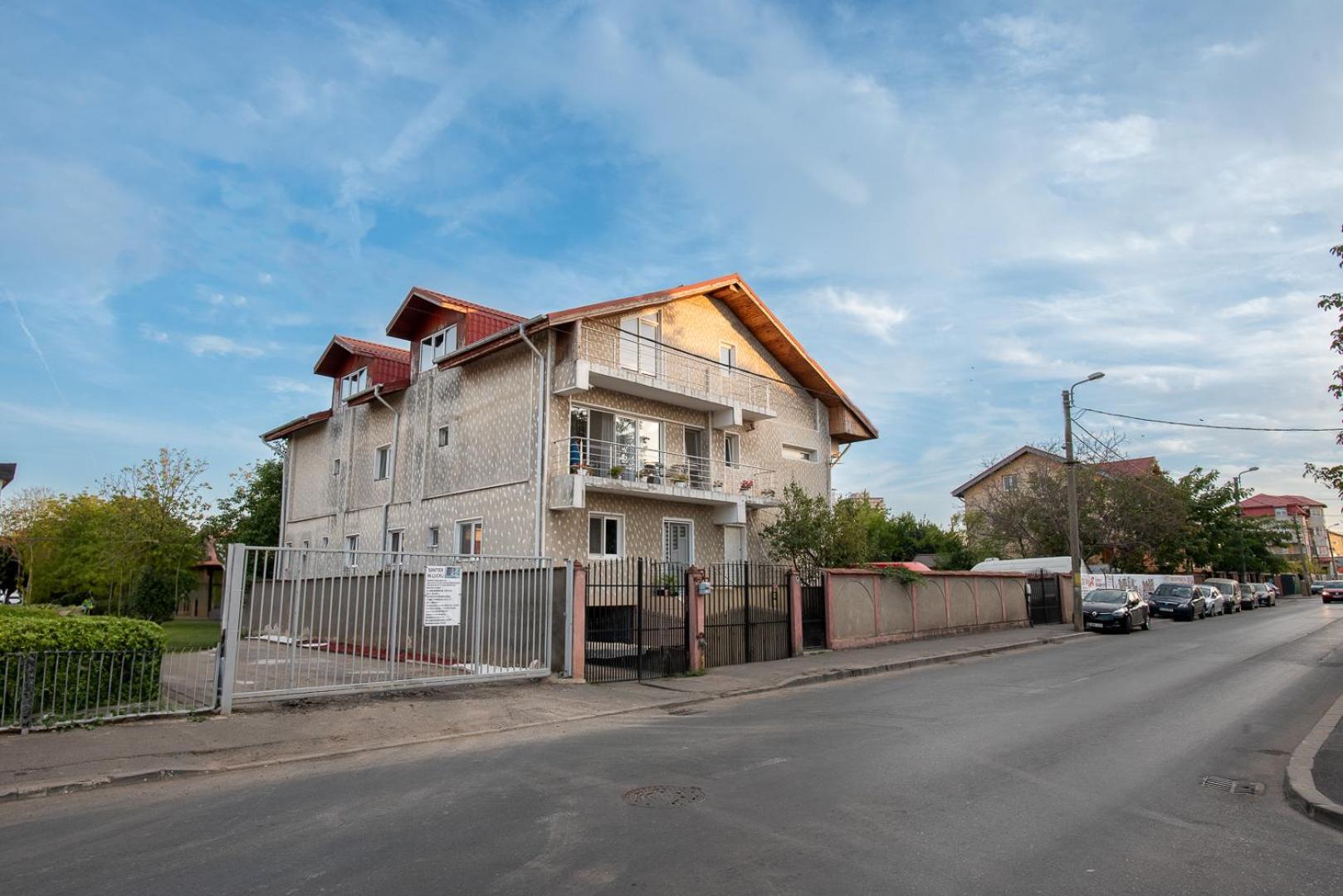 5 Bedrooms Luxury Apartment Villa Бухарест Экстерьер фото