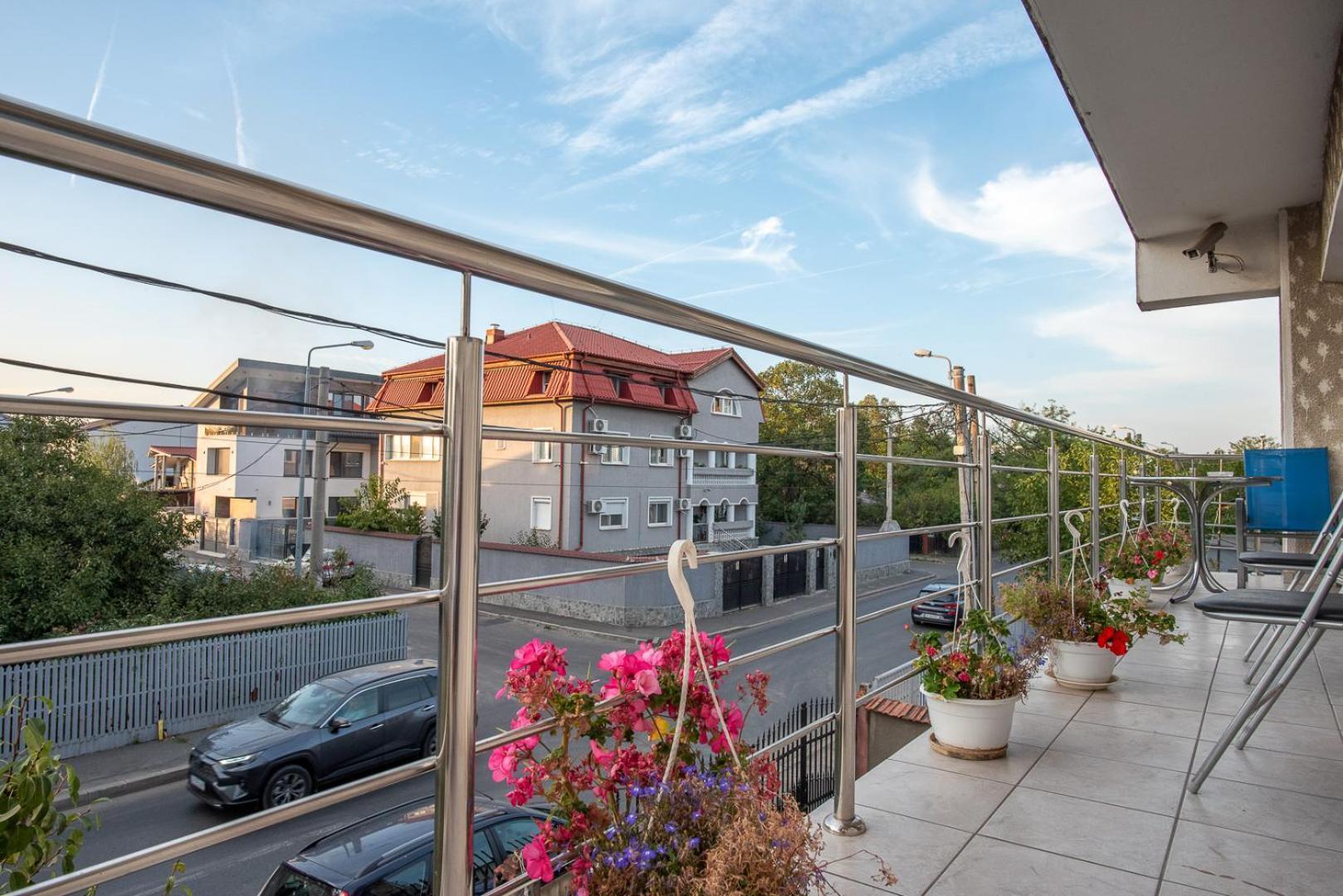 5 Bedrooms Luxury Apartment Villa Бухарест Экстерьер фото